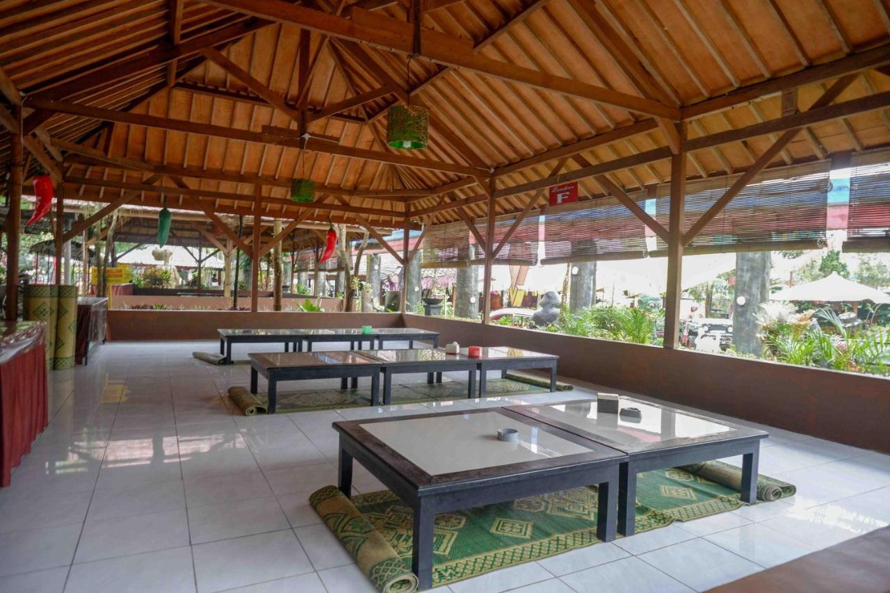 Reddoorz Resort @ Tawangmangu Ngoại thất bức ảnh