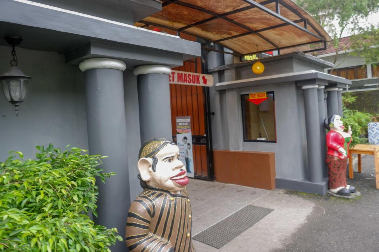 Reddoorz Resort @ Tawangmangu Ngoại thất bức ảnh