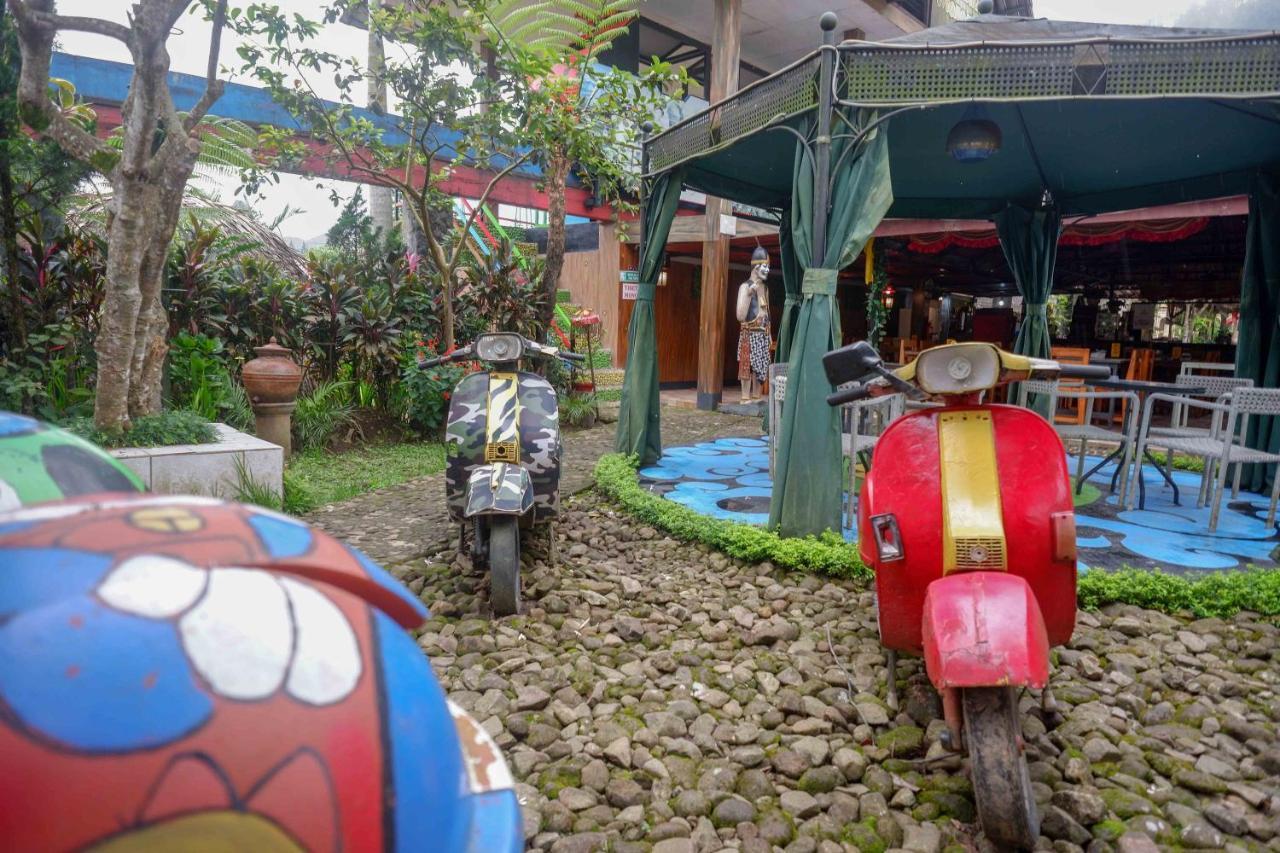 Reddoorz Resort @ Tawangmangu Ngoại thất bức ảnh