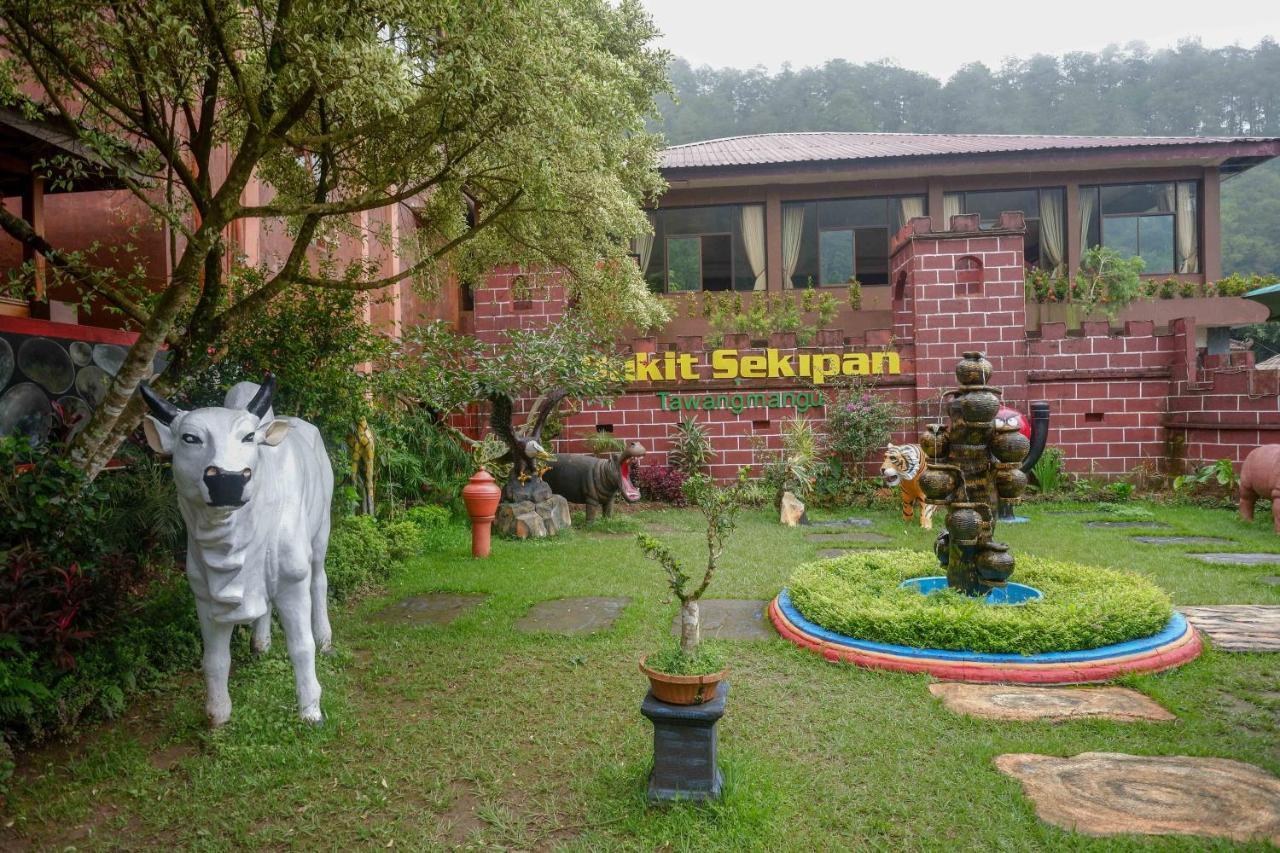 Reddoorz Resort @ Tawangmangu Ngoại thất bức ảnh