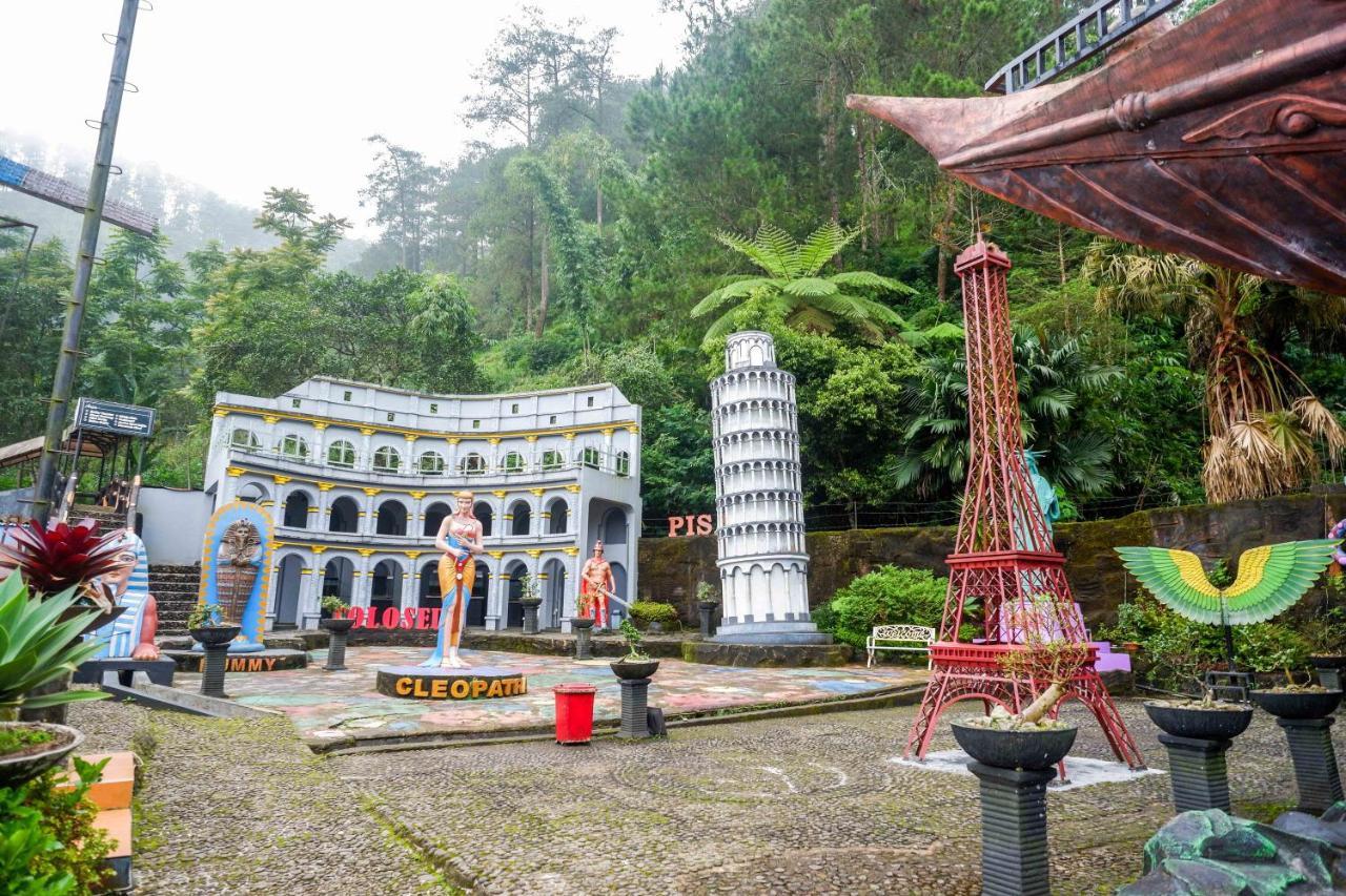 Reddoorz Resort @ Tawangmangu Ngoại thất bức ảnh