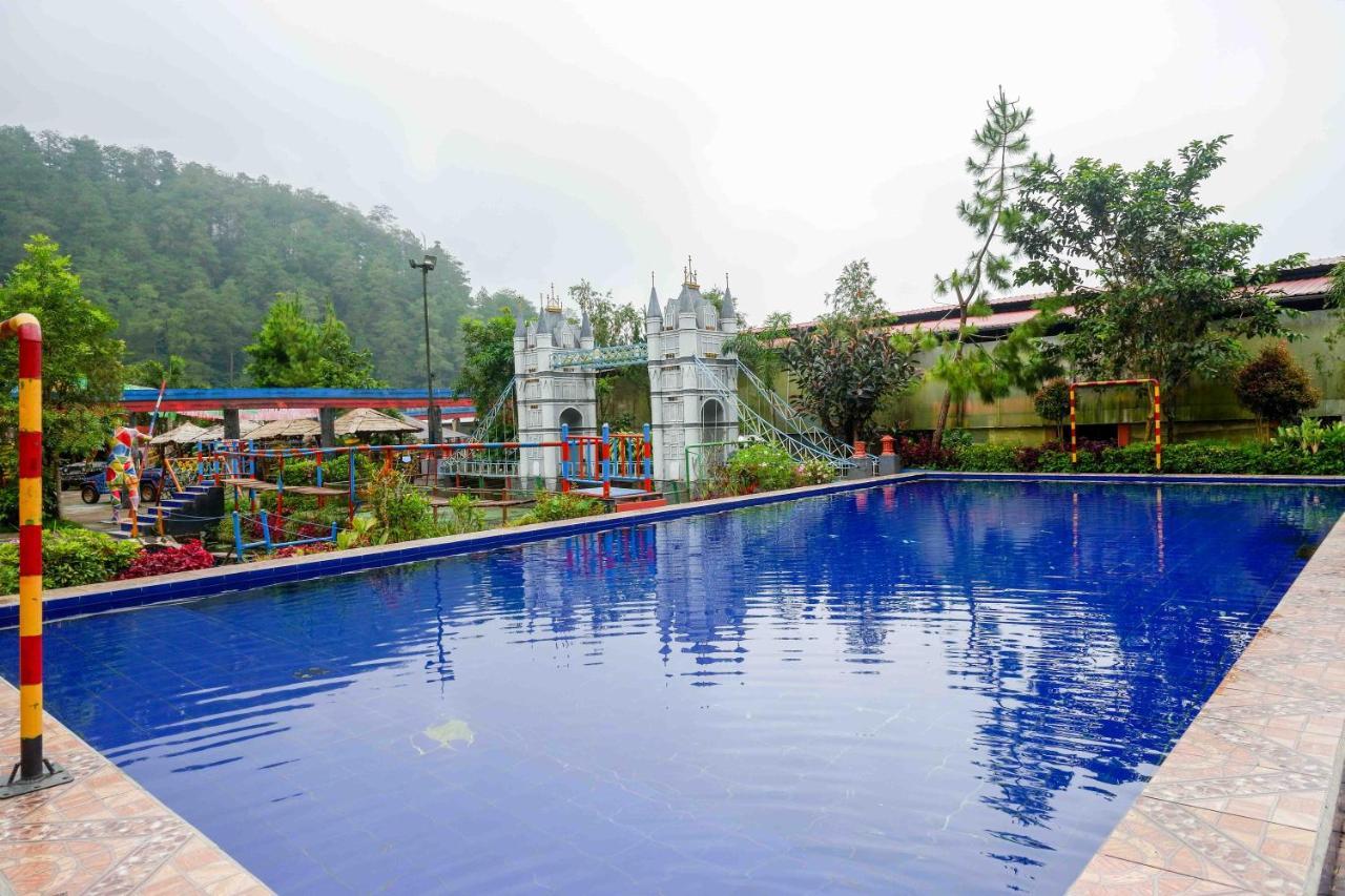 Reddoorz Resort @ Tawangmangu Ngoại thất bức ảnh