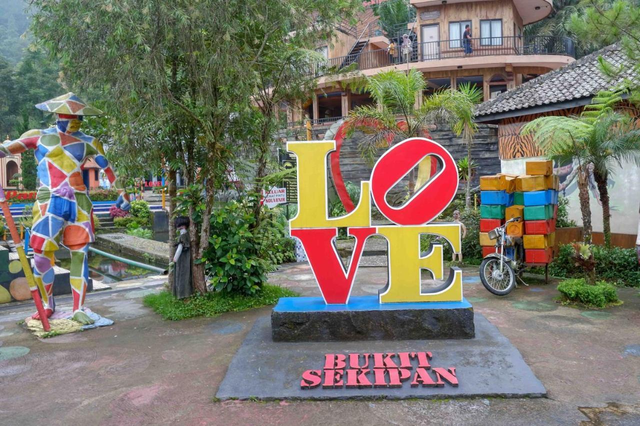 Reddoorz Resort @ Tawangmangu Ngoại thất bức ảnh