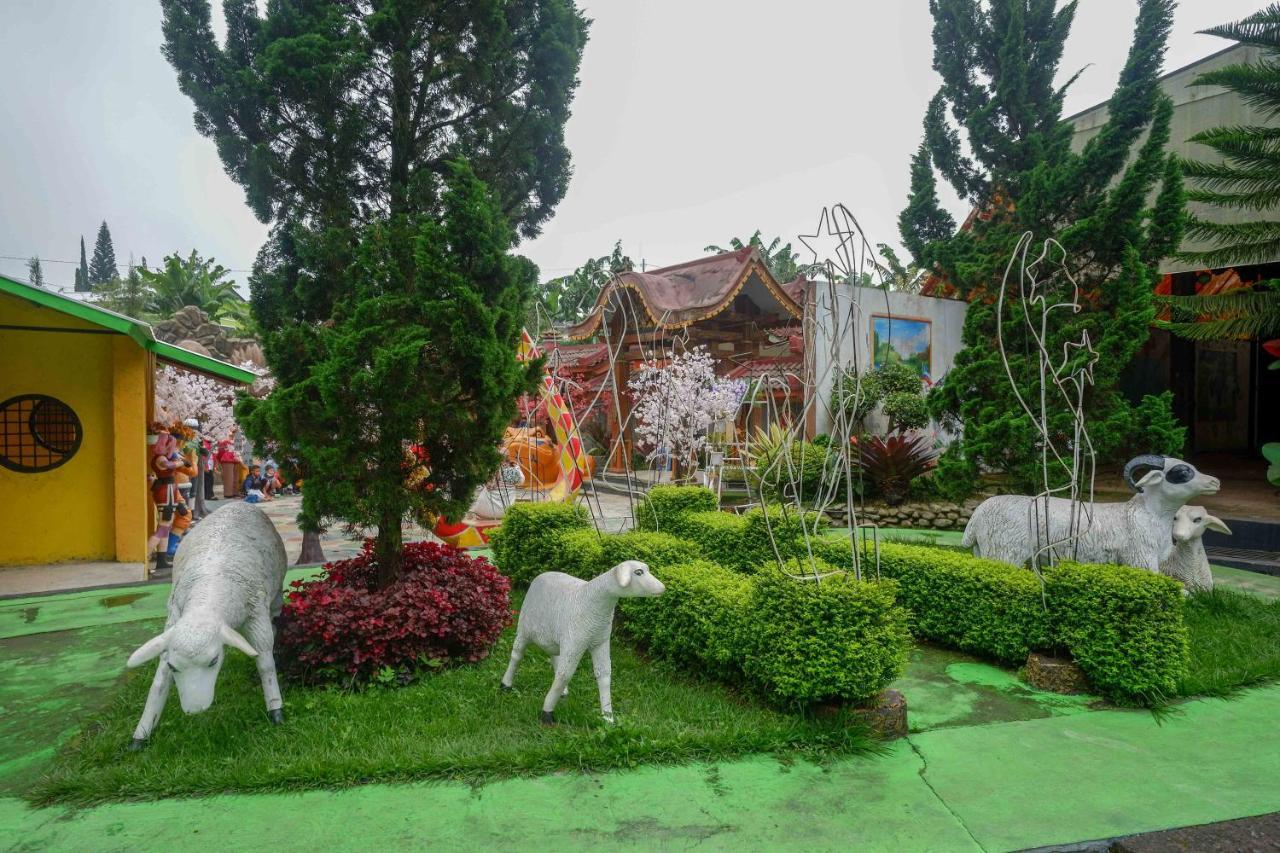 Reddoorz Resort @ Tawangmangu Ngoại thất bức ảnh