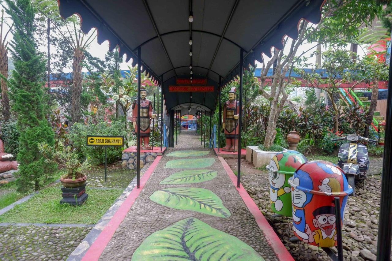 Reddoorz Resort @ Tawangmangu Ngoại thất bức ảnh