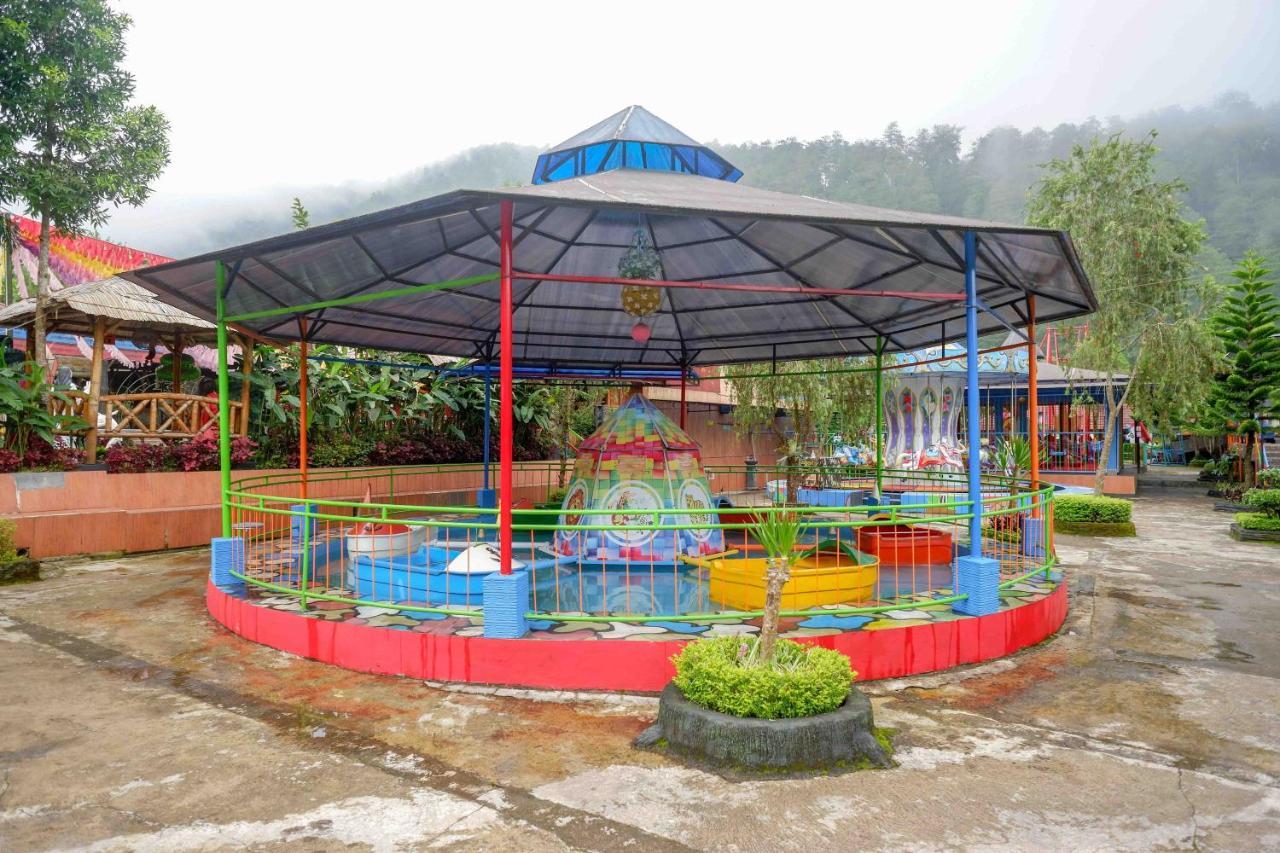 Reddoorz Resort @ Tawangmangu Ngoại thất bức ảnh