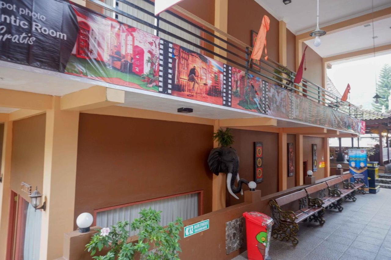 Reddoorz Resort @ Tawangmangu Ngoại thất bức ảnh